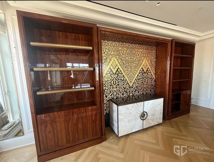 millwork_install_gurskyi_Built-in installation millwork_install_gurskyi_Walnut display cabinet with brass inlay – custom built-in installation