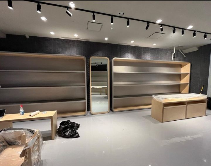 millwork_install_gurskyi_Retail Display Shelving – Built-Ins & Storage