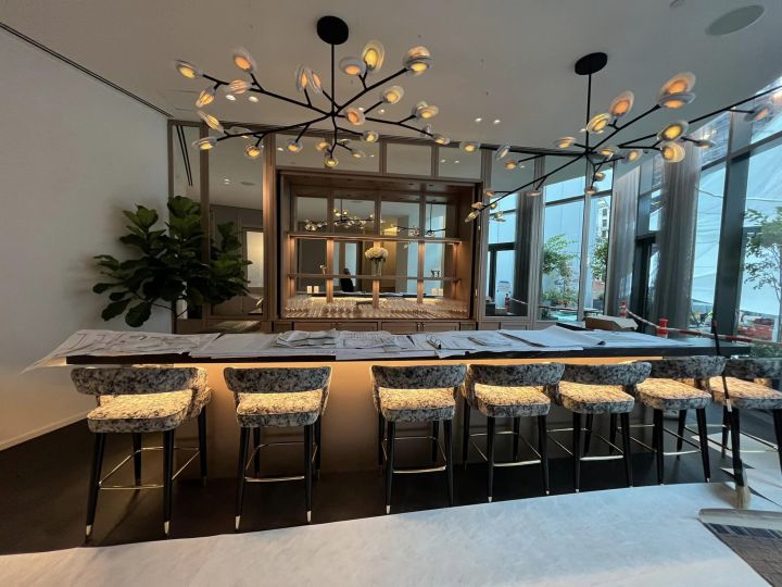 millwork_install_gurskyi_Hospitality Bar Glass Partition – Commercial & Hospitality